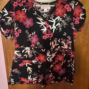 Koi Medium Scrub Top Floral
